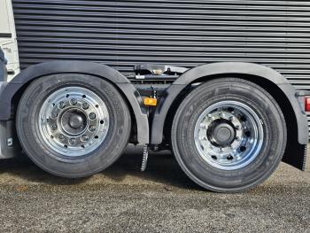 FH 780 AERO / 6x2/4 / RETARDER / GLOBE XL